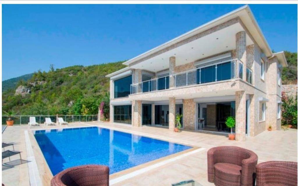 Modern sea view villa with private pool in Alanya - Bektaş 