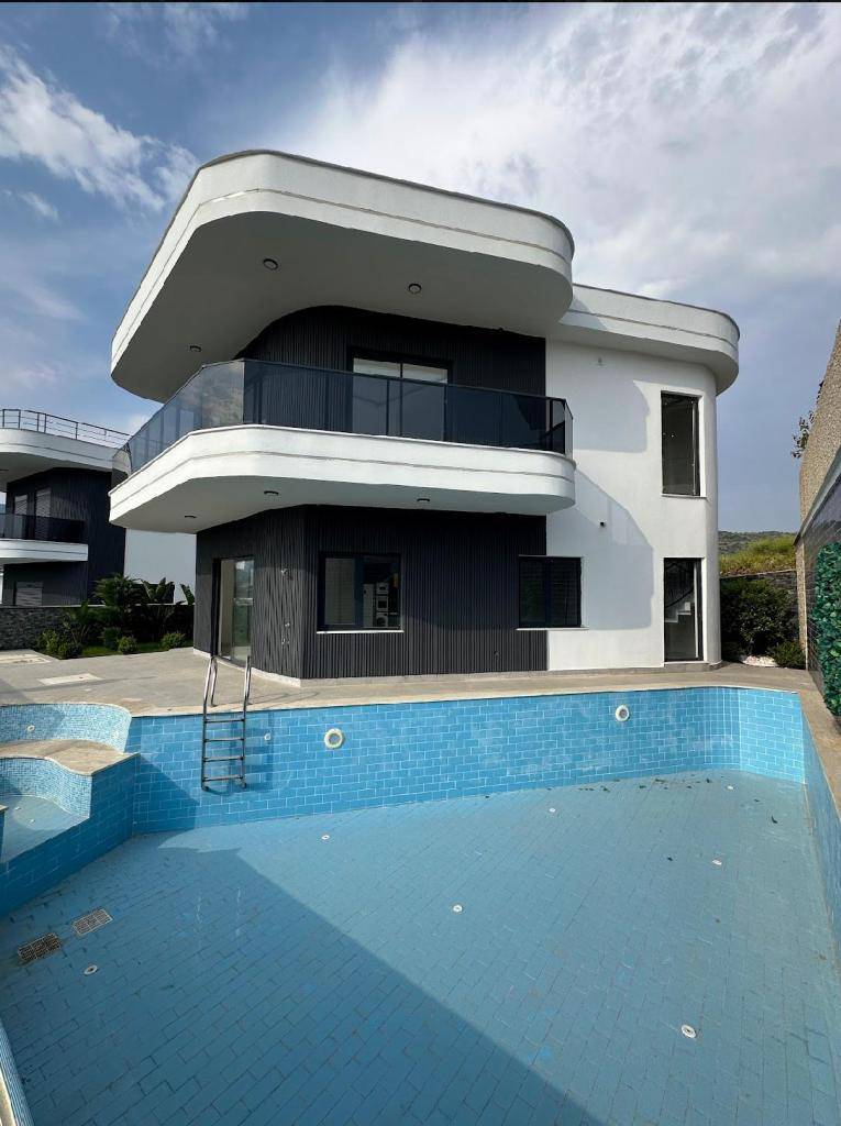 Luxus-Villa zum Verkauf in der Türkei Kargicak - Meerblick