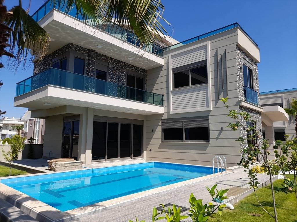 Moderne Villa mit privatem Pool in Antalya Belek - in der Nähe der Golfplätze