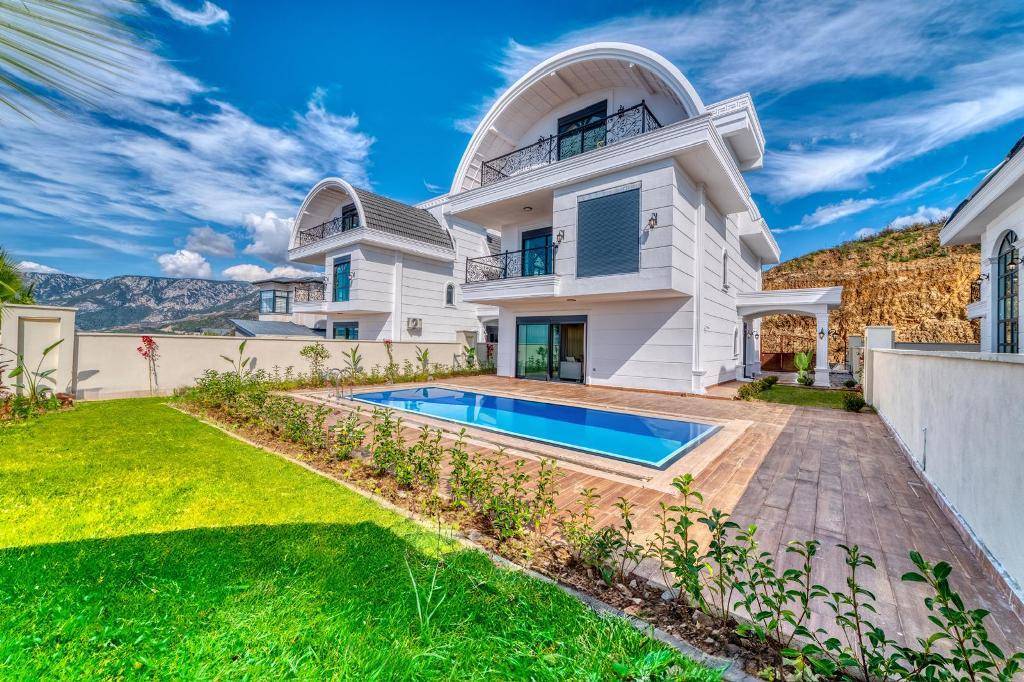 Luxusvilla mit atemberaubender Aussicht in Alanya - Kargıcak, geeignet für türkische Staatsbürgerschaft